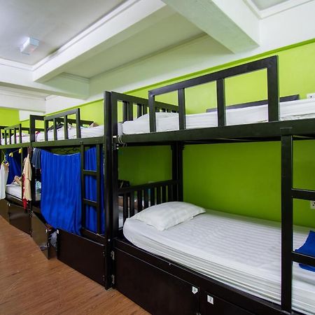 Travel Hub Guesthouse Kuala Lumpur Exterior photo