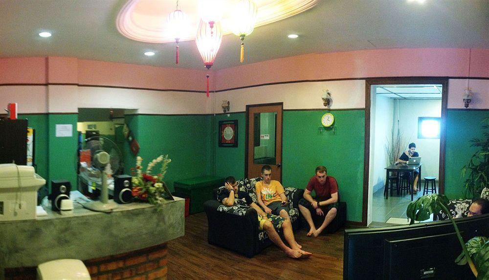 Travel Hub Guesthouse Kuala Lumpur Exterior photo