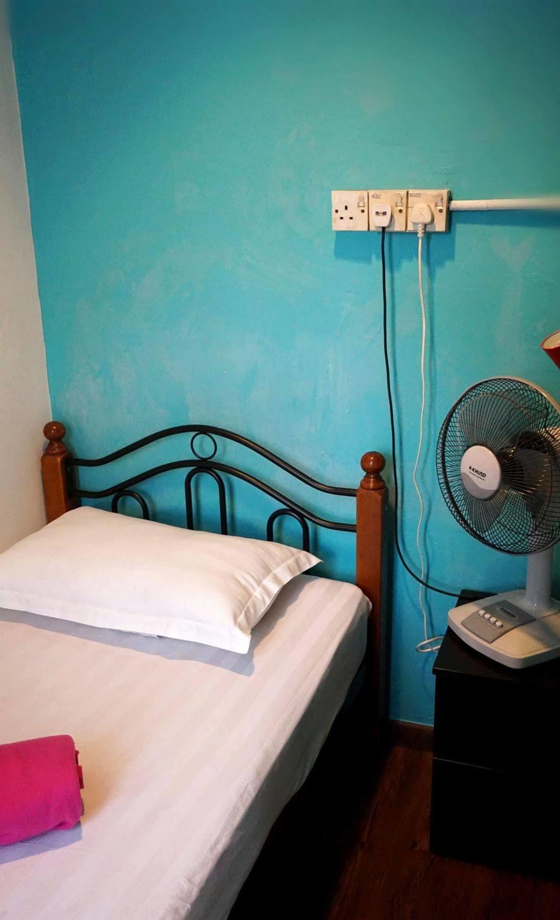 Travel Hub Guesthouse Kuala Lumpur Exterior photo